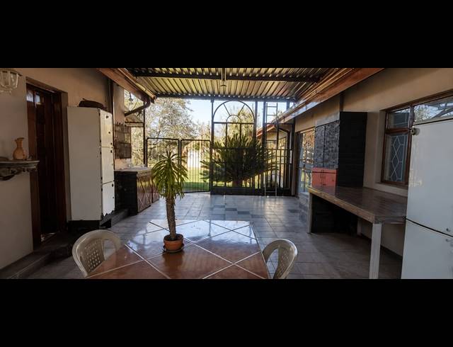 3 BEDROOM FREEHOLD FOR SALE IN VANDERBIJLPARK CE 5